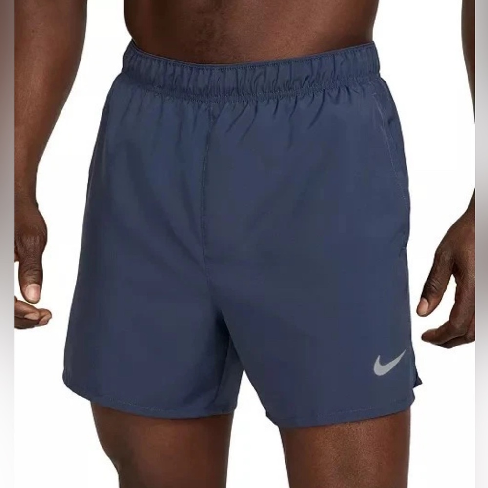 Nike Men's Challenger Swoosh Logo 7" Dri-Fit Running Shorts Size Medium Pockets